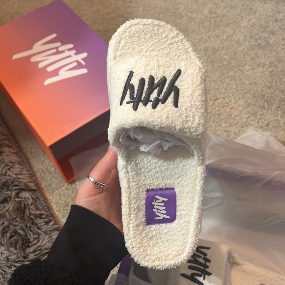 NEW Yitty Slippers - Picture 2 of 5